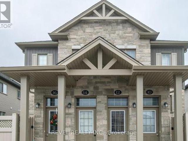 Townhouse for rent in Arva, Ontario