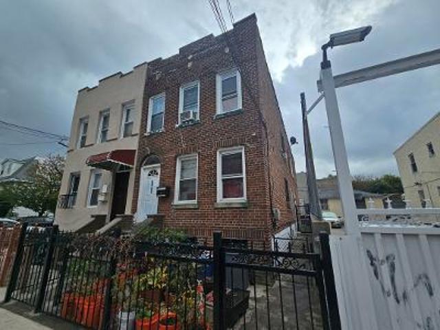Property for sale in Queens, Arverne