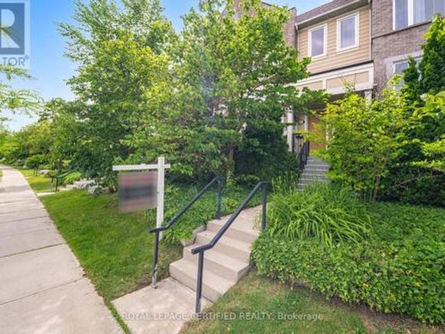 Townhouse for sale in Mississauga, Ontario
