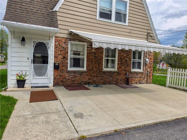 House for sale in Oneida, New York