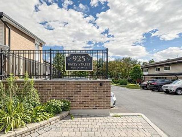 Townhouse for sale in Durham, Ontario