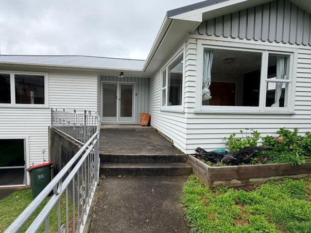 House for rent in Johnsonville East, Wellington