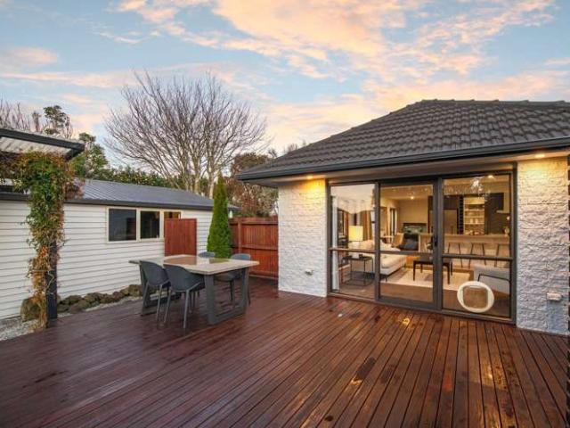 House for sale in Chaslands, Canterbury