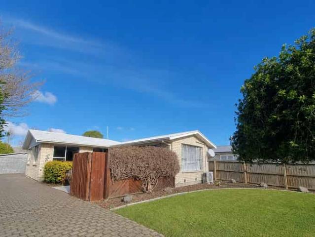 House for rent in Chaslands, Canterbury
