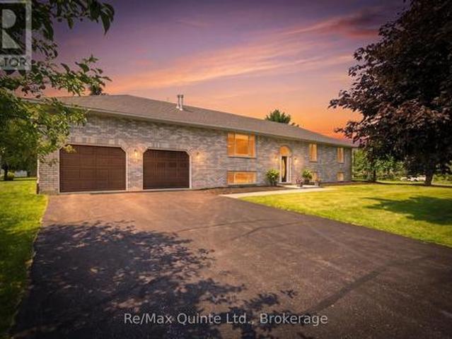 House for sale in Ontario