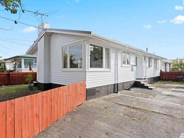 House for sale in Kelston