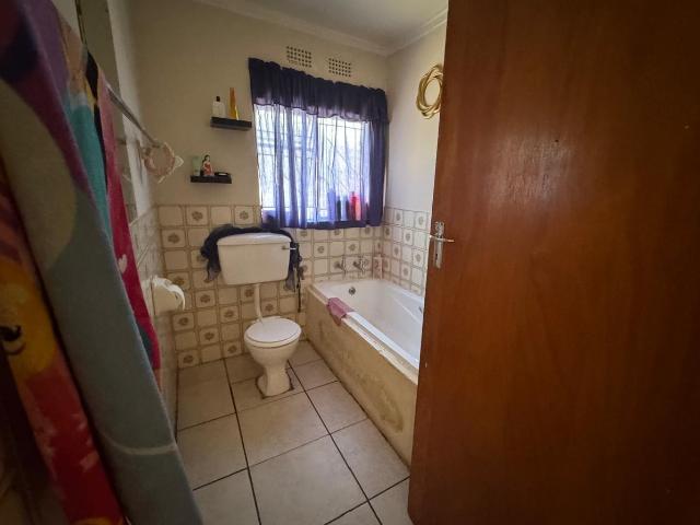 Apartment for sale in Lejweleputswa, Free State