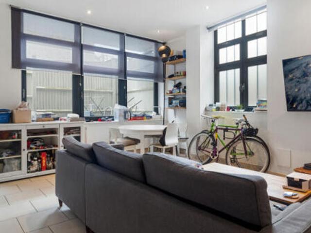 Apartment for sale in Royal Borough of Kensington and Chelsea, Greater London