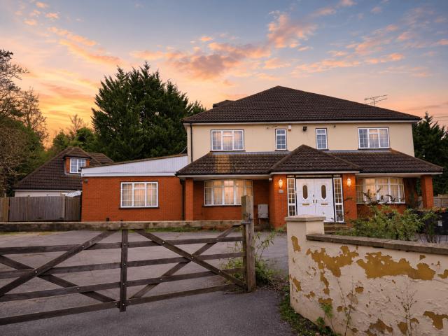 House for sale in Chalk Hill, Houghton Regis