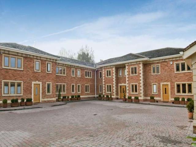 House for sale in Elstree and Borehamwood, Elstree