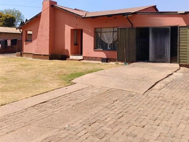 House for sale in Vosloorus, Gauteng