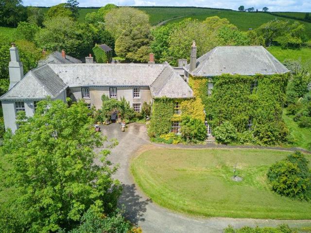 House for sale in Tredinnick, Cornwall