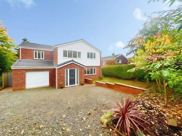 Property for rent in Cuddington, Cheshire