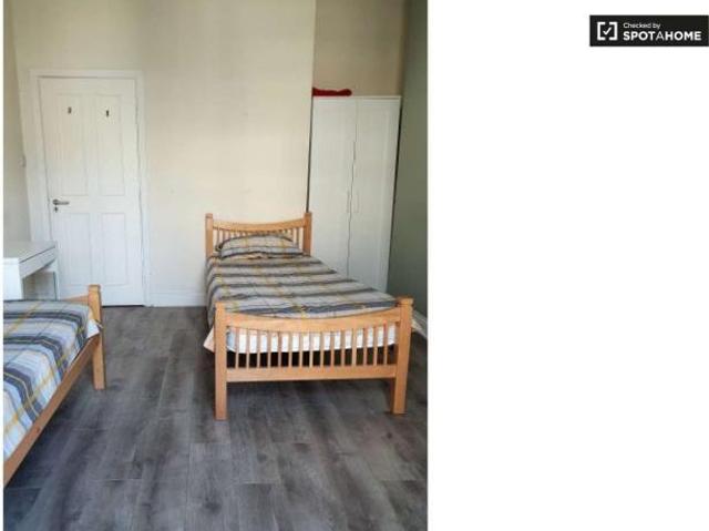 Property to rent in Bluebell, North Tipperary