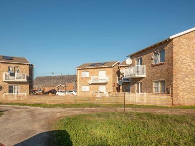 Townhouse for sale in Port Elizabeth, Eastern Cape