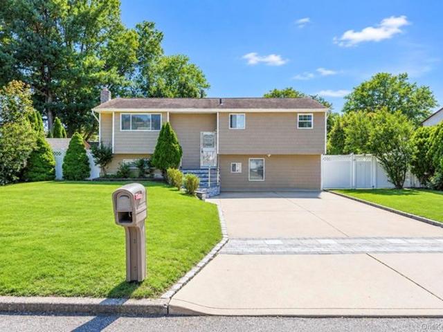 House for sale in Centereach, New York