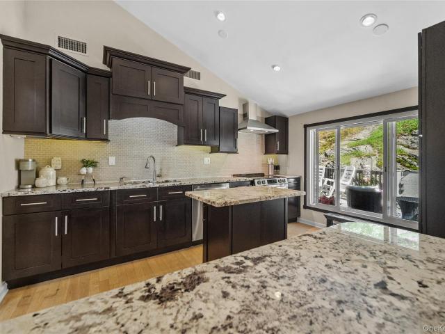 House for sale in Baldwin Place, New York