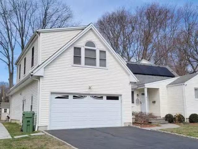 Apartment for rent in Trumbull