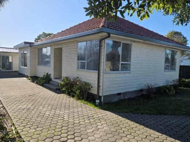 House for rent in Chaslands, Canterbury