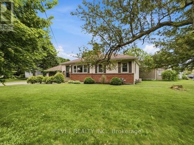 House for sale in Ancaster, Ontario