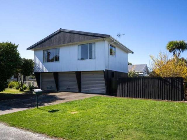 Apartment for sale in Edgeware, Canterbury