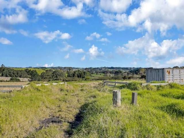 Land for sale in Awhitu