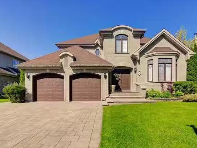 House for sale in Kirkland, Quebec