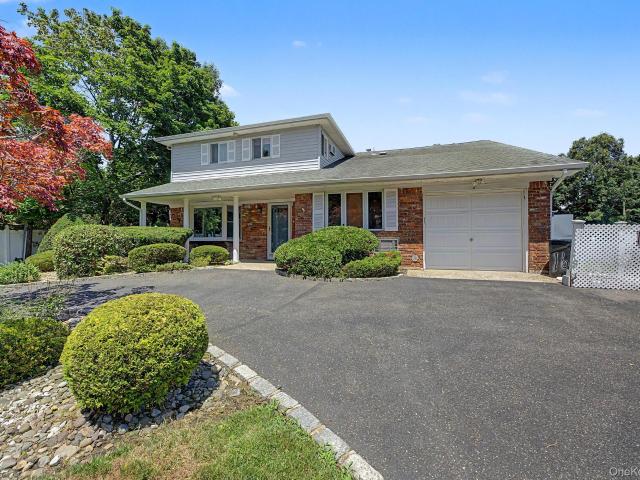 House for sale in Smithtown, New York