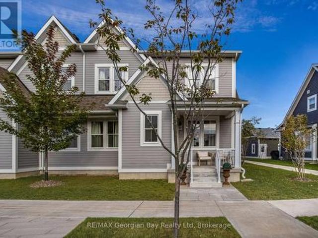 Townhouse for sale in Midland, Central Ontario