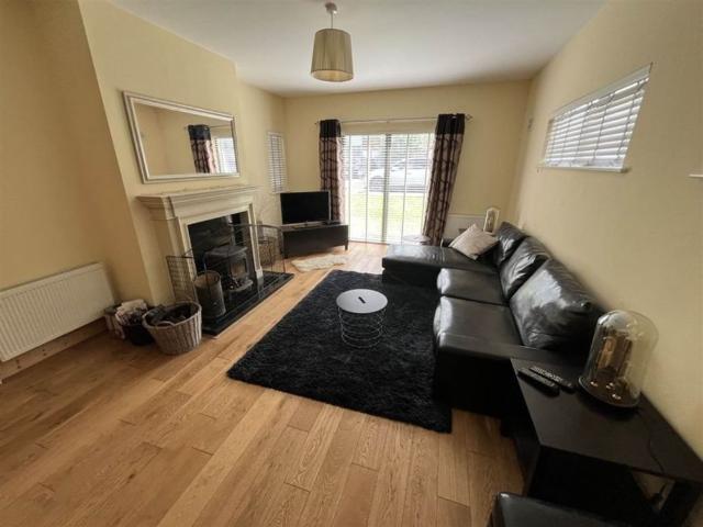 House to rent in Moneygold, Connacht