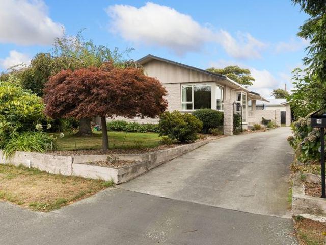 House for rent in Chaslands, Canterbury