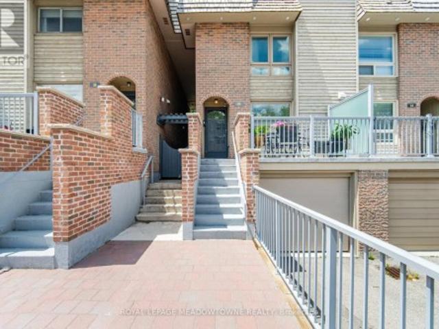 Townhouse for sale in Woburn, Ontario