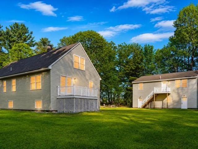House for sale in Raymond, Maine