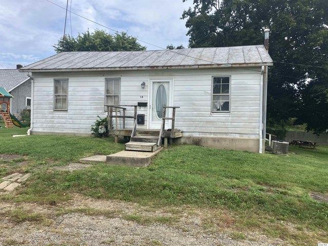 House for sale in Fredericktown, Knox County