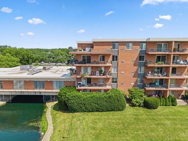 Condo for sale in Prospect Heights, Illinois
