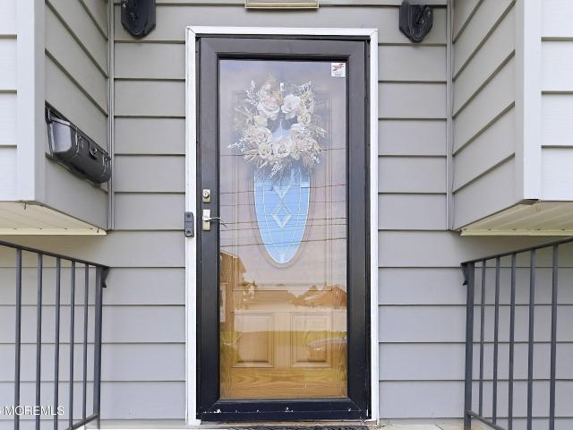 House for sale in Avenel, New Jersey