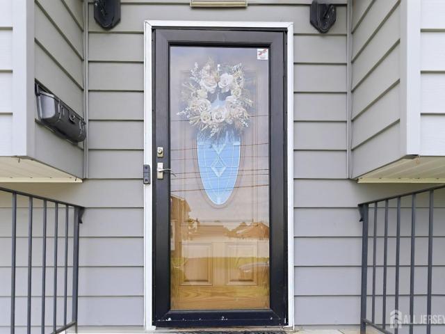 House for sale in Avenel, New Jersey