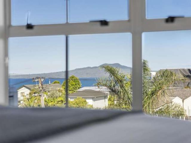 House for sale in Castor Bay
