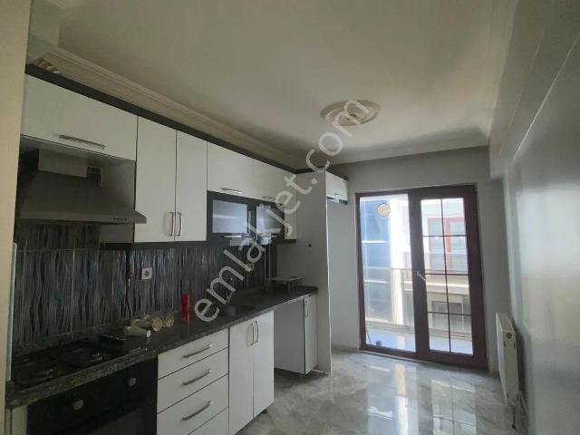 Yenimahalle Mahallesi, Hendek içerisinde kiralık mülk