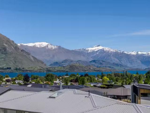House for sale in Otakou