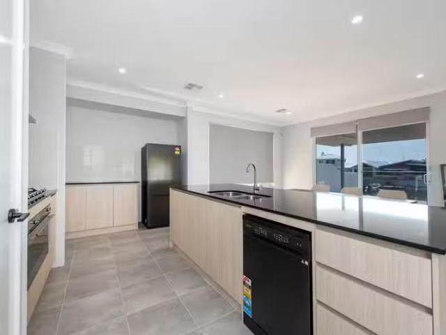 House for rent in Parklands, Western Australia
