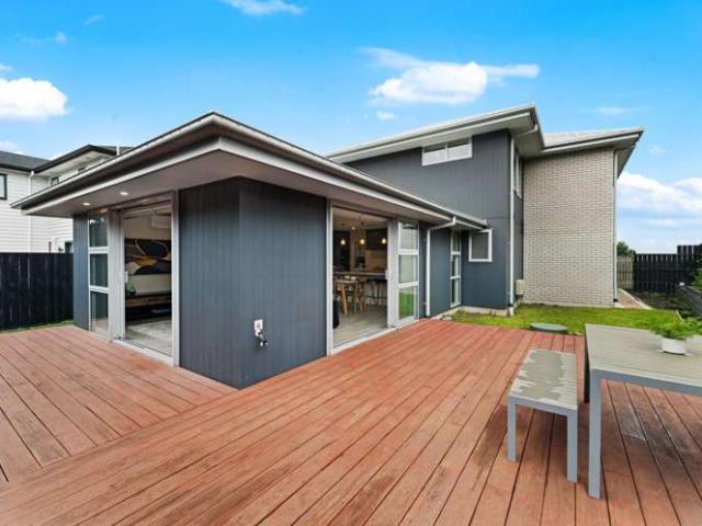 House for sale in Karaka, Franklin