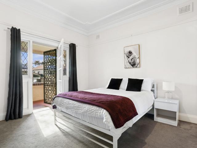 House for rent in Botany