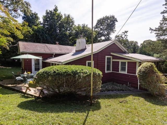 House for sale in Stony Brook, Town of Brookhaven
