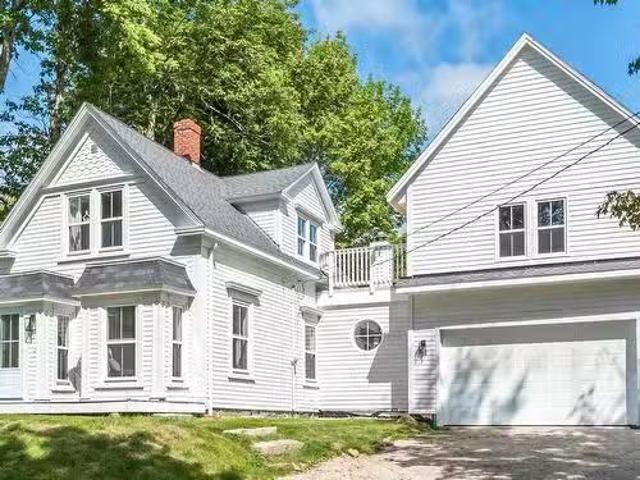 House for sale in Mahone Bay, Nova Scotia
