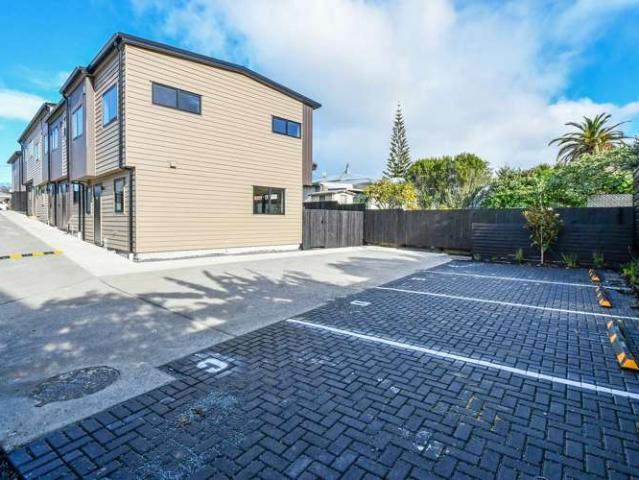 House for sale in Blockhouse Bay