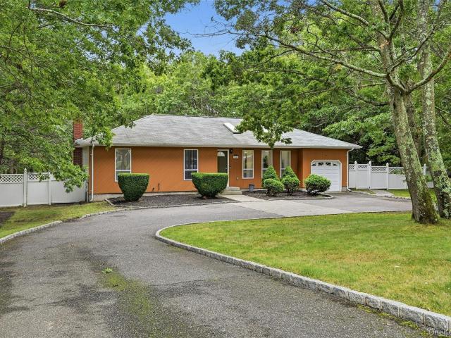 House for sale in East Moriches, Town of Brookhaven