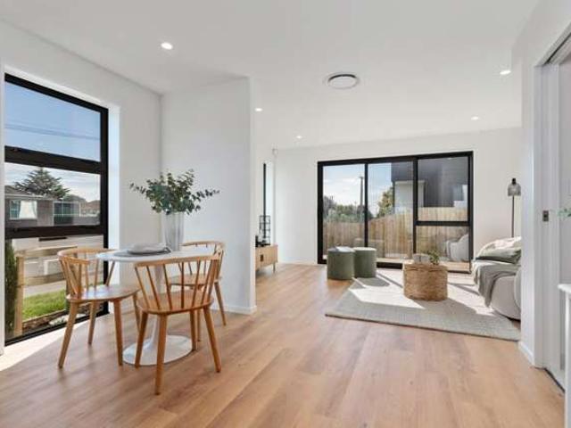 House for sale in Chaslands, Canterbury