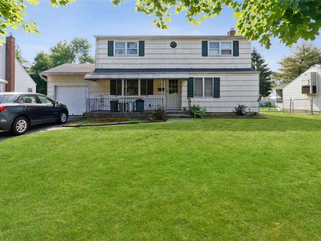 House for sale in Huntington, New York