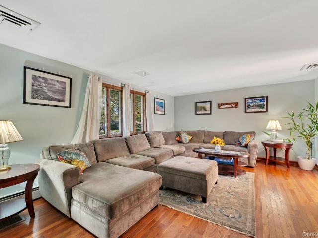House for sale in Ridge, Town of Brookhaven
